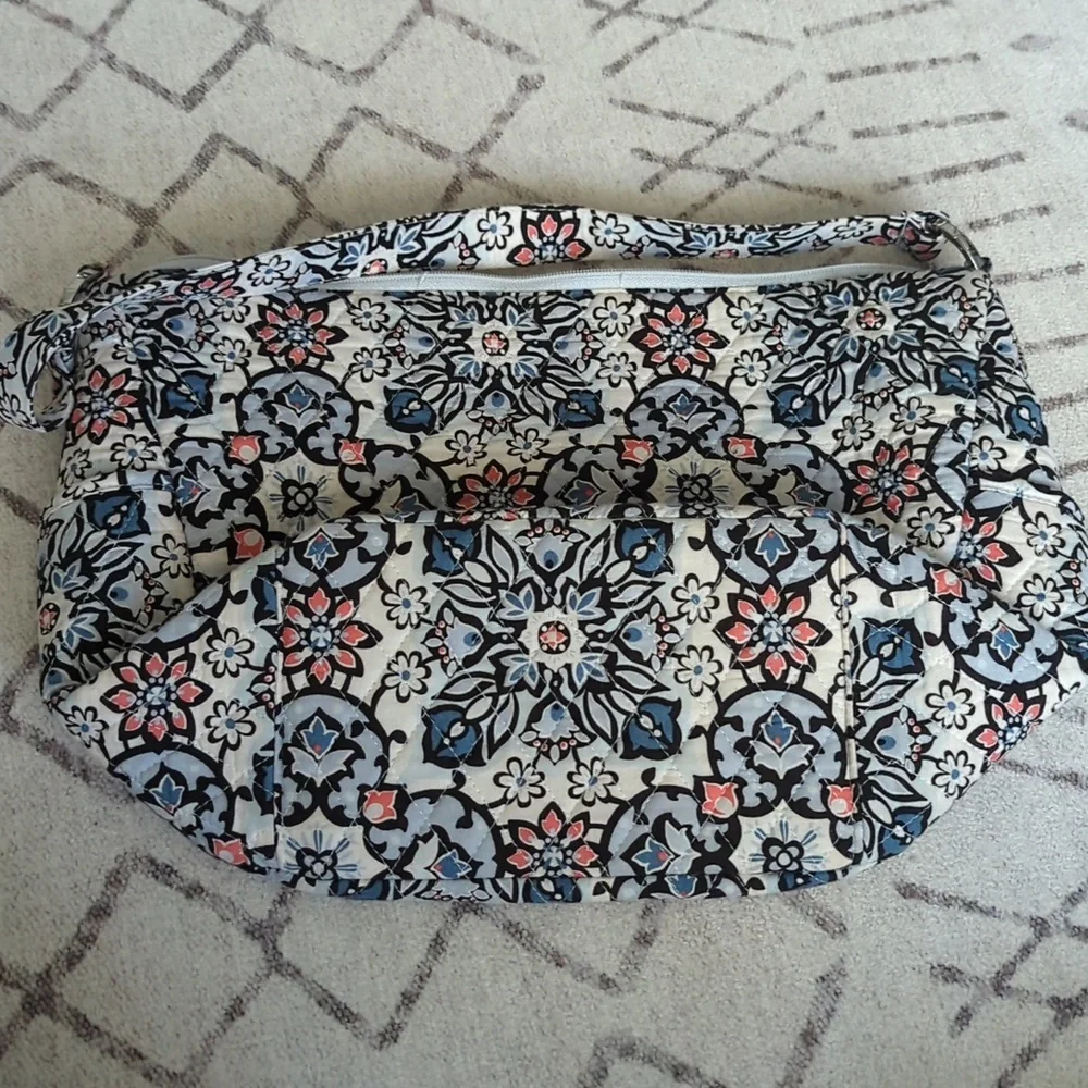 Vera Bradley Floral White And Blue Pattern Shoulder Purse.